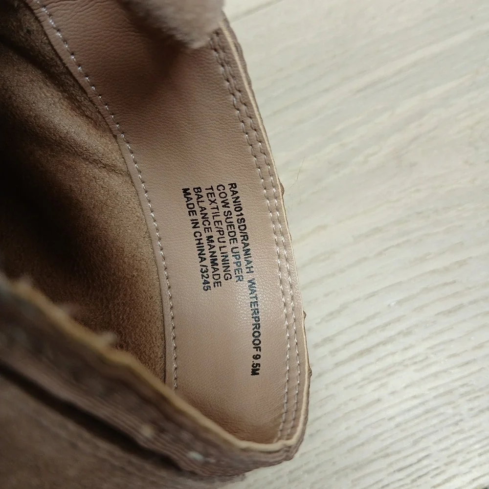 Blondo Raniah Waterproof Ankle Boots Womens 9.5 Taupe Suede Minimalist Office